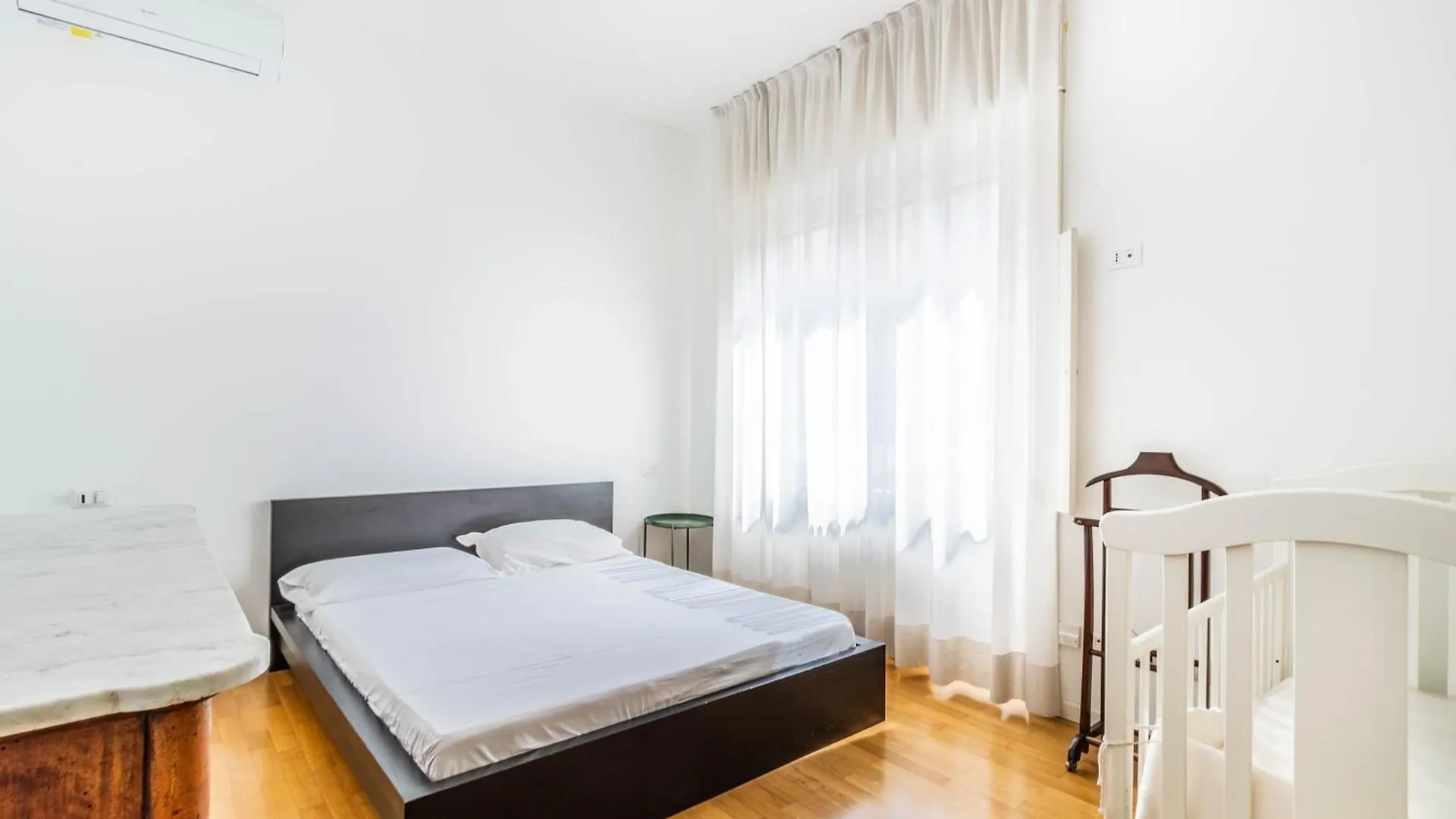 Apartamento Domusmi Gozzano-4 Milán 0*,  Italia